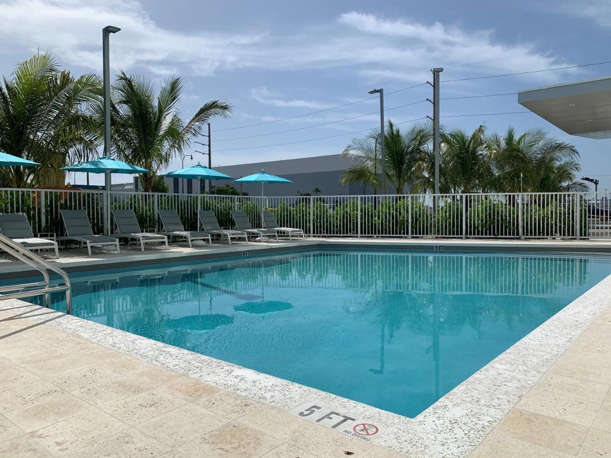 Hotel Wyndham Garden Miami International Airport Exterior foto